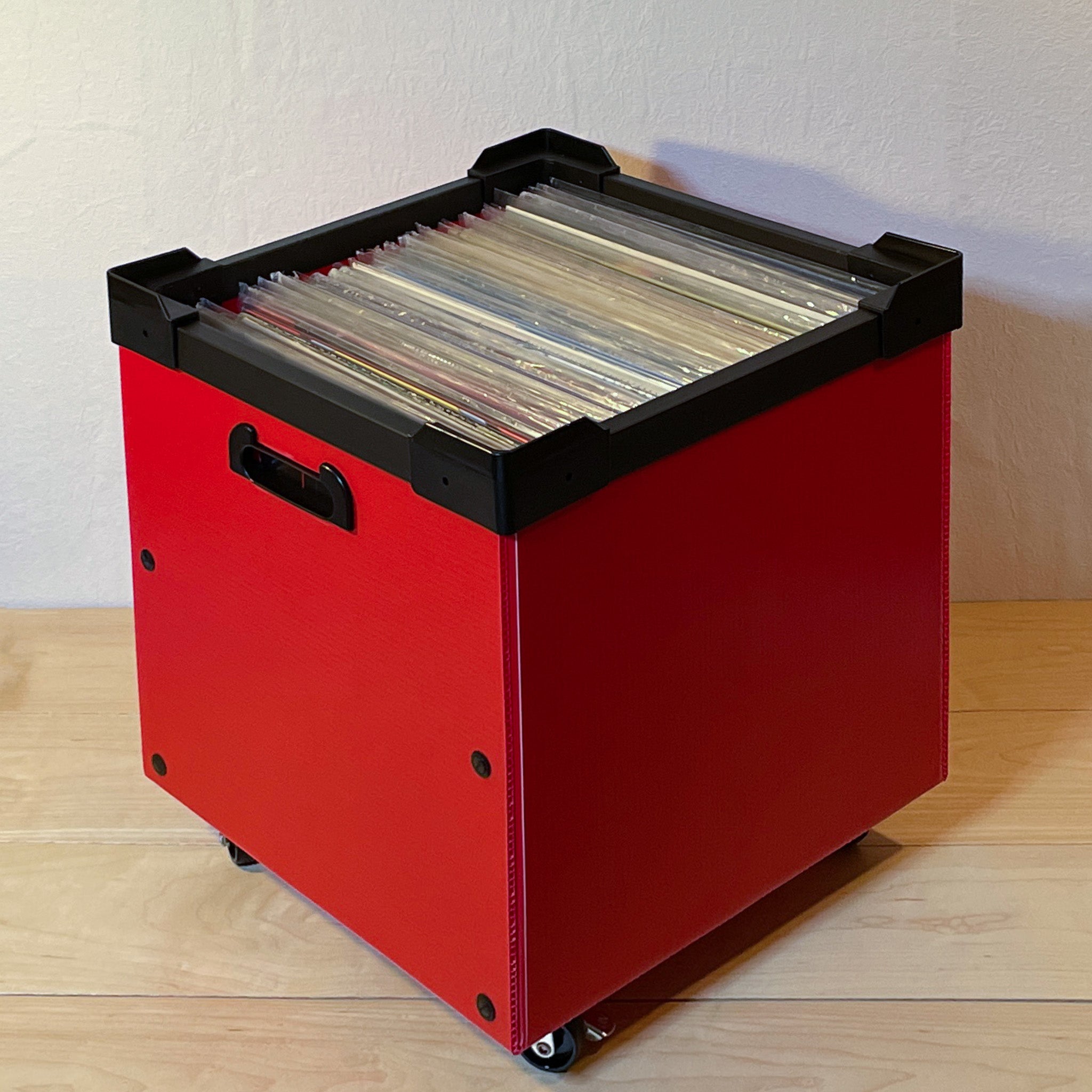 SSS-100 レッド [標準ディスプレイ仕様]